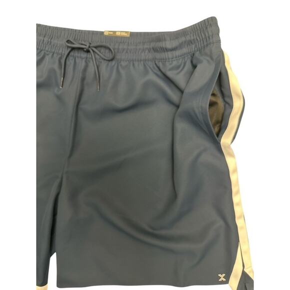 Xersion 3XLT Shorts Navy Blue Woven Stretch Easy Care 10" Inseam Hits Above Knee - Picture 3 of 5